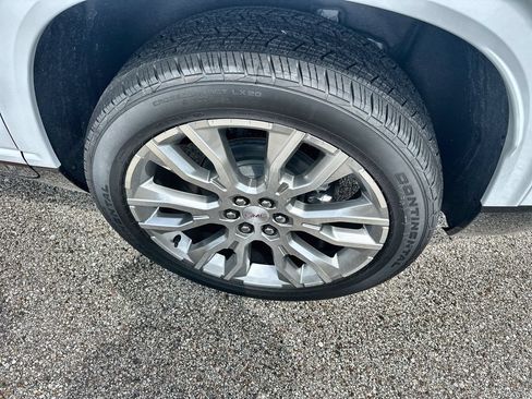New 2026 GMC Acadia Denali w/ Super Cruise Package FWD image 12