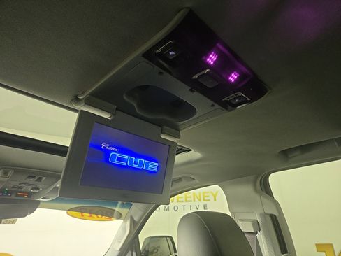 Used 2017 Cadillac Escalade ESV Luxury image 27