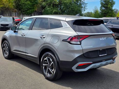 Used 2023 Kia Sportage LX AWD/4WD image 5