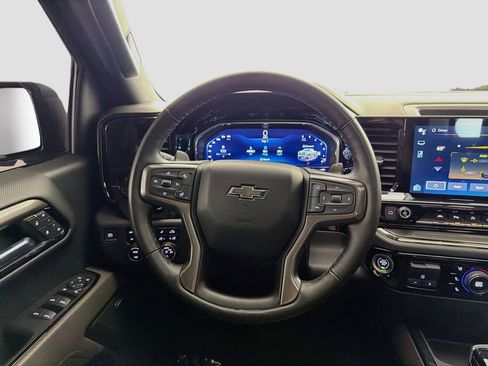 Used 2022 Chevrolet Silverado 1500 ZR2 w/ Technology Package AWD/4WD image 23