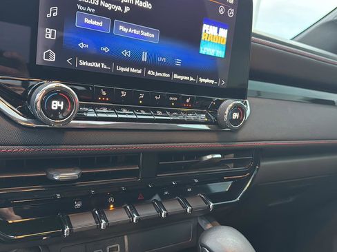 Used 2023 Chevrolet Colorado Z71 w/ Z71 Convenience Package 2 image 22