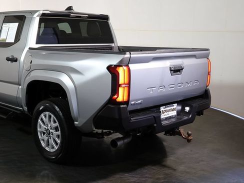 Used 2024 Toyota Tacoma SR AWD/4WD image 12