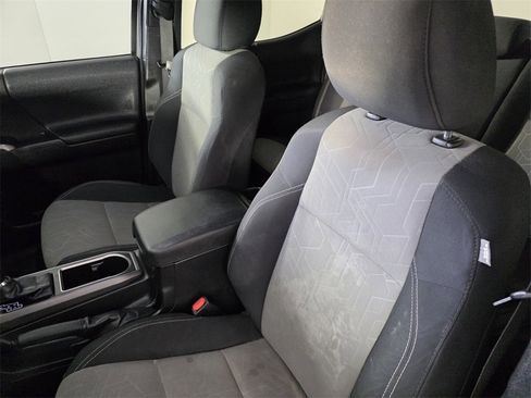 Used 2022 Toyota Tacoma SR5 image 11