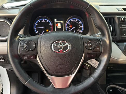 Used 2018 Toyota RAV4 XLE FWD image 19