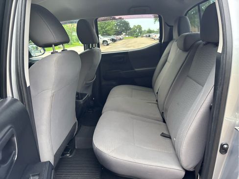 Used 2019 Toyota Tacoma SR w/ SR Convenience Package AWD/4WD image 8
