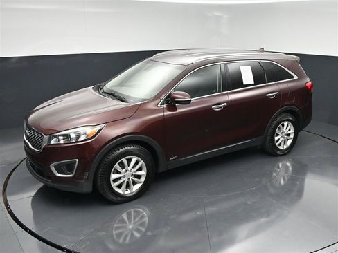 Used 2018 Kia Sorento AWD image 19