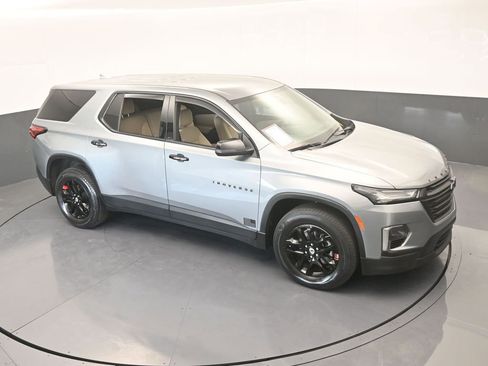 Used 2023 Chevrolet Traverse LS image 51