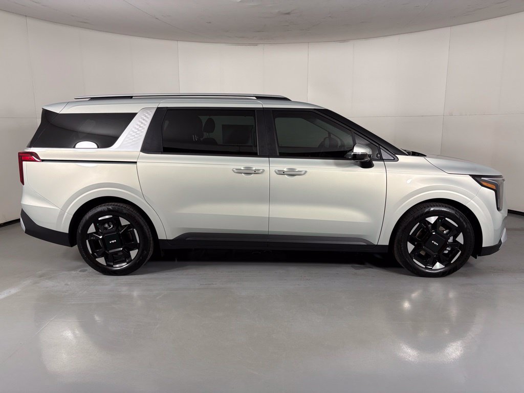 New 2026 Kia Carnival EX FWD image 9