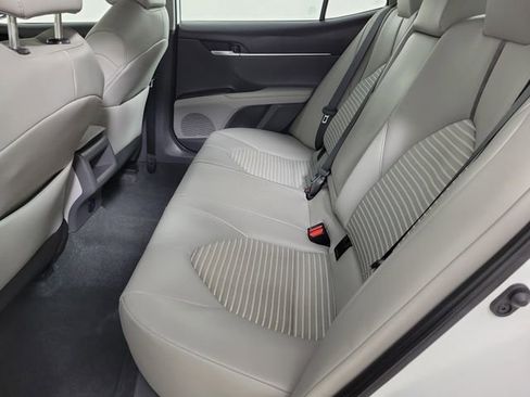 Used 2024 Toyota Camry SE image 12