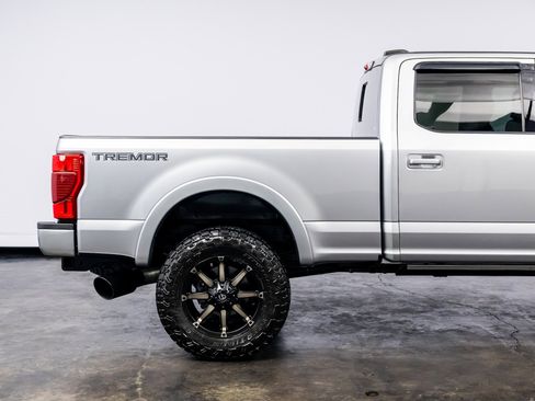 Used 2022 Ford F250 Lariat w/ Tremor Off-Road Package image 28