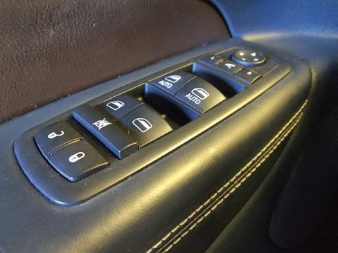 Used 2016 Jeep Grand Cherokee Overland image 27