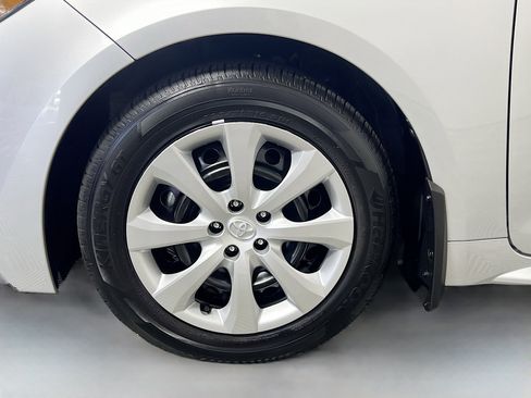 Used 2025 Toyota Corolla LE FWD image 14