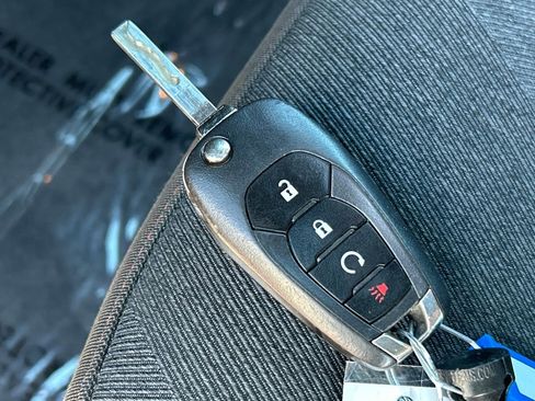 Used 2024 Chevrolet Trax RS image 31