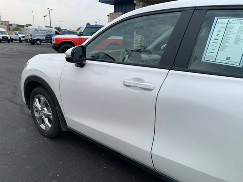 Used 2025 Honda HR-V LX image 10