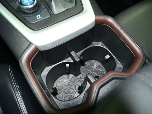 Used 2022 Toyota RAV4 Limited image 27