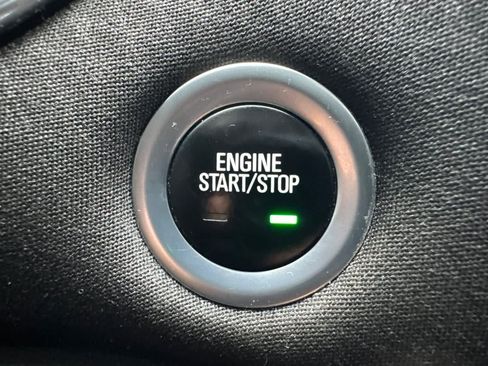 Used 2020 Chevrolet Malibu LT image 23