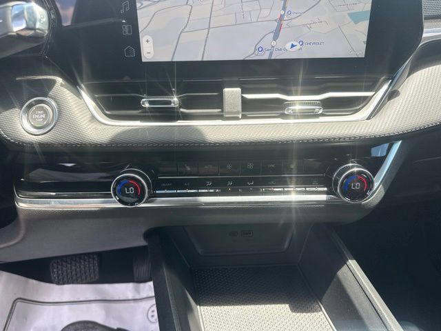 New 2026 Chevrolet Equinox LT w/ Convenience Package II FWD image 25