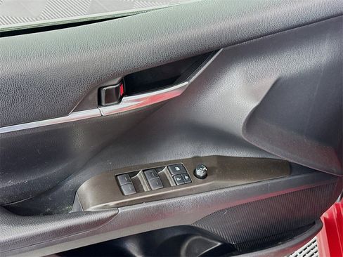 Used 2021 Toyota Camry SE image 18