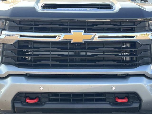 Used 2025 Chevrolet Silverado 2500 LT w/ Safety Package AWD/4WD image 8