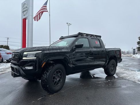 Certified 2023 Nissan Frontier SV w/ Midnight Edition Package image 4