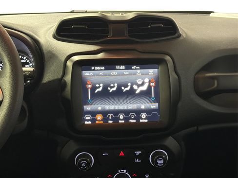 Used 2023 Jeep Renegade Latitude AWD/4WD image 13