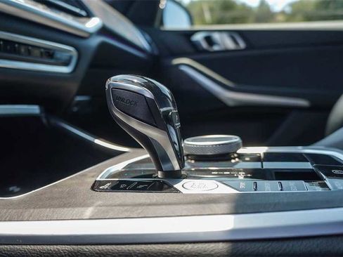 Used 2022 BMW X5 sDrive40i w/ Parking Assistance Package image 25