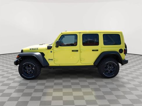 Used 2023 Jeep Wrangler Unlimited w/ Sun & Screen Package AWD/4WD image 8
