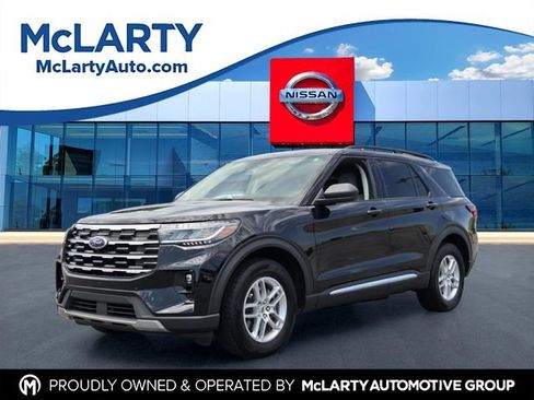 Used 2025 Ford Explorer Active w/ Active Comfort Package RWD image 1