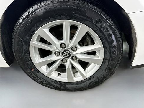 Used 2025 Toyota Camry LE image 28