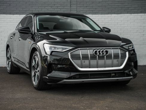 Used 2020 Audi e-tron Premium Plus AWD/4WD image 2