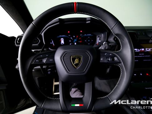 Used 2025 Lamborghini Urus S AWD/4WD image 12