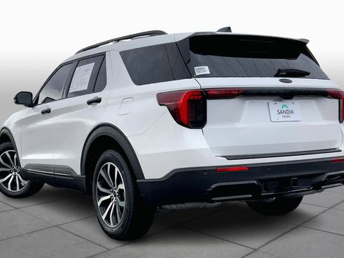 Used 2025 Ford Explorer ST-Line image 11