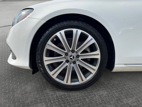 Used 2018 Mercedes-Benz E 300 4MATIC image 14