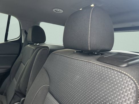 Used 2023 GMC Acadia SLE w/ Driver Convenience Package image 15