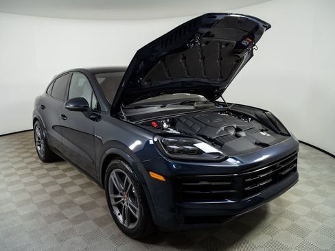 New 2026 Porsche Cayenne E-Hybrid Coupe AWD/4WD image 35
