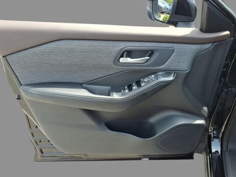 Certified 2023 Nissan Rogue SV AWD/4WD image 17