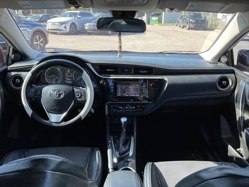 Used 2018 Toyota Corolla SE FWD image 24