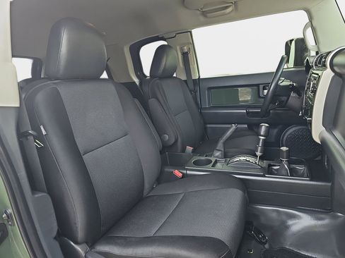 Used 2014 Toyota FJ Cruiser 4WD w/ Upgrade Package image 12