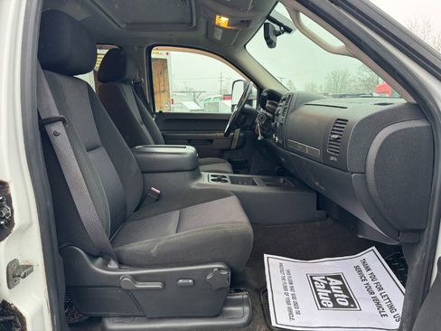 Used 2010 GMC Sierra 2500 SLE image 18