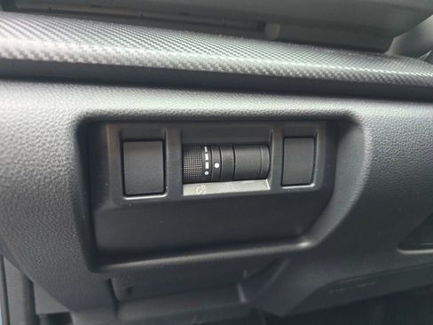 Used 2024 Subaru Crosstrek 2.0i Premium image 22