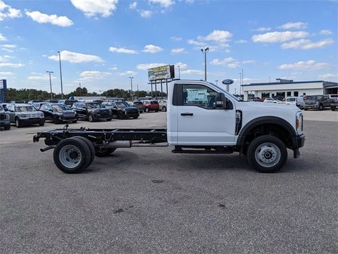 New 2026 Ford F550 4x4 Regular Cab Super Duty image 3