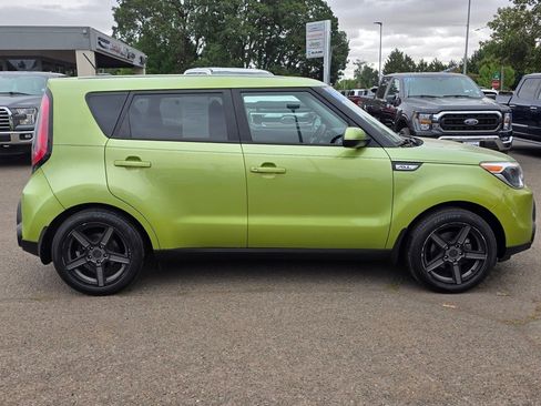 Used 2016 Kia Soul image 6