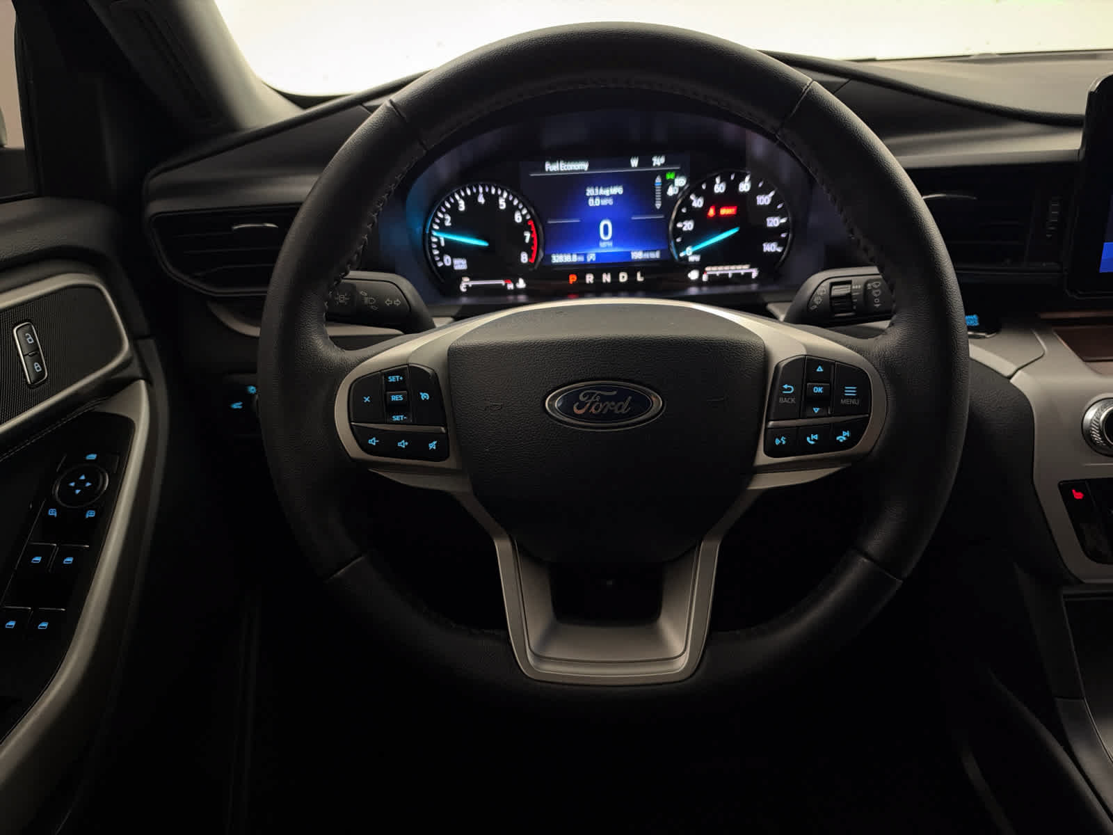Used 2024 Ford Explorer XLT RWD image 18