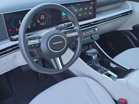 Certified 2026 Hyundai Tucson SE image 15