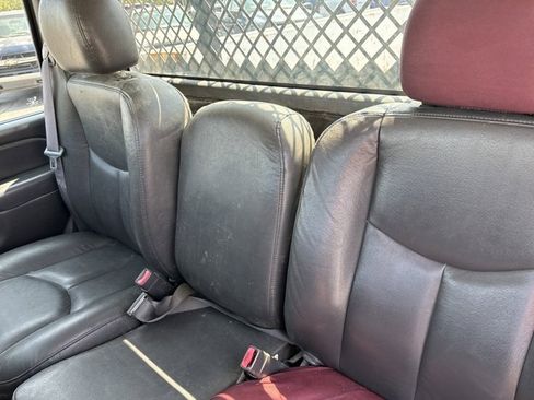 Used 2006 Chevrolet Silverado 3500 4x4 Regular Cab image 12