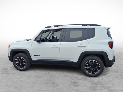 Used 2023 Jeep Renegade Latitude image 2