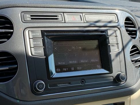 Used 2016 Volkswagen Tiguan S FWD image 17