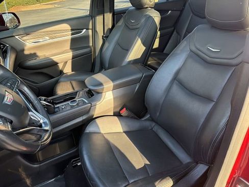 Used 2020 Cadillac XT6 Premium Luxury FWD image 16
