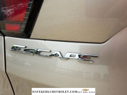 Used 2018 Ford Escape SE FWD image 32