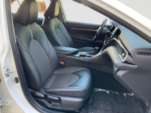Used 2024 Toyota Camry SE FWD image 12